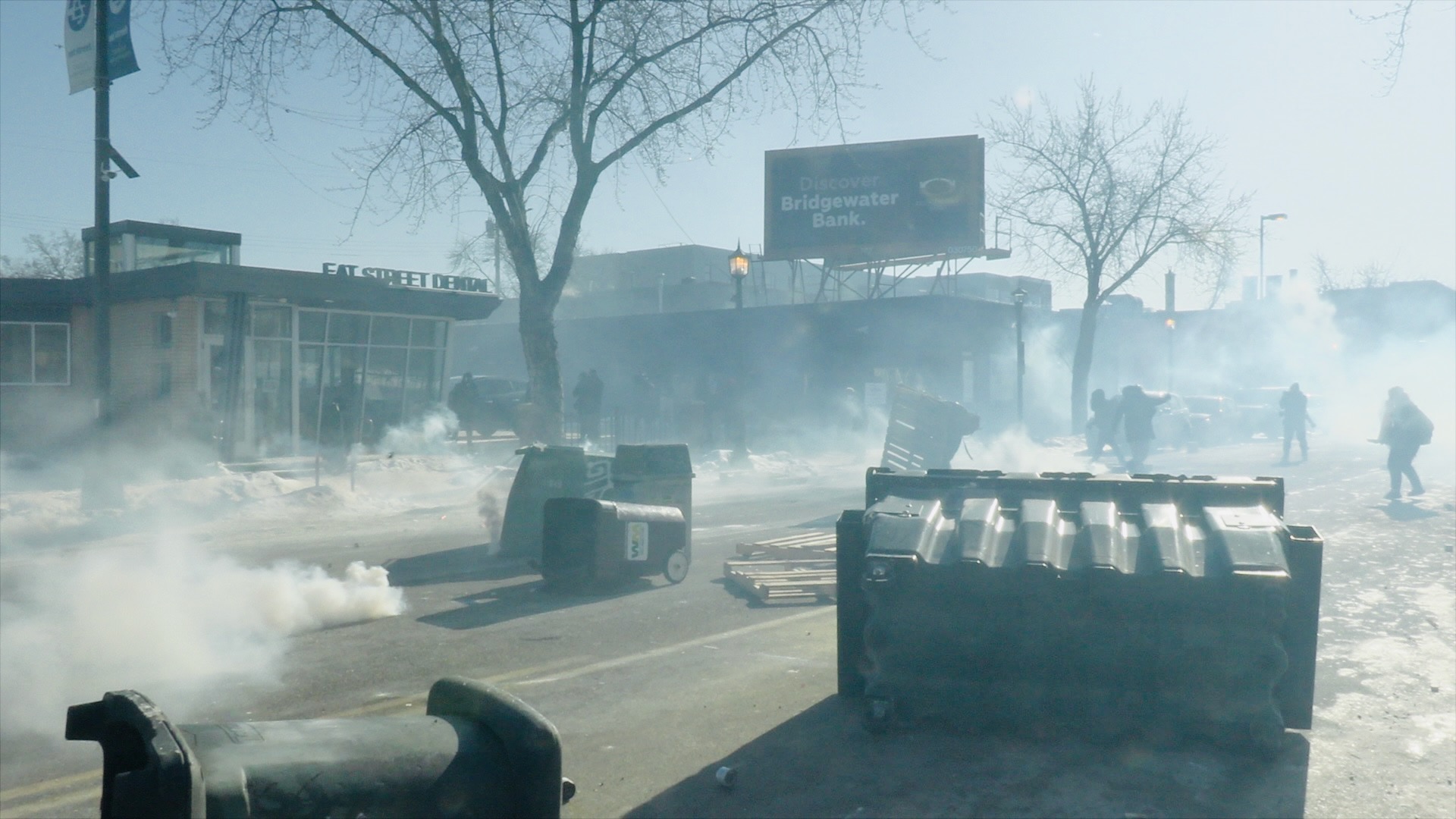 Clashes in Minneapolis after federal agents shoot and kill U.S. citizen